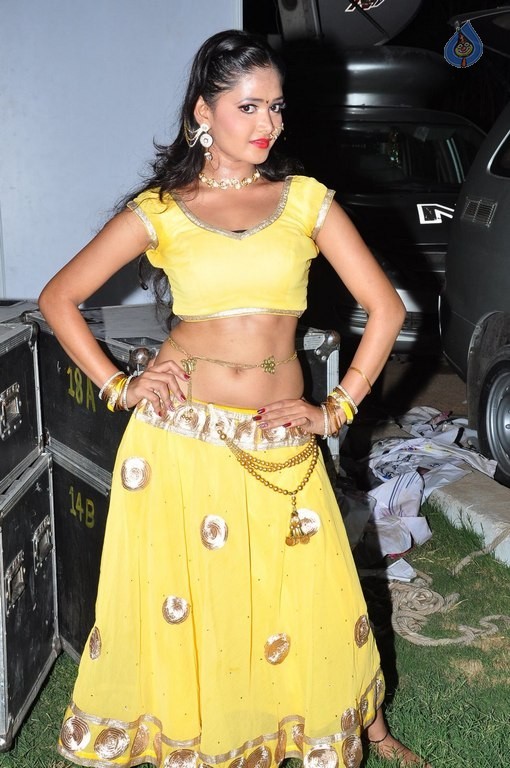Shreya Vyas New Pics - 38 / 40 photos