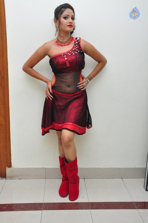 Shreya Vyas New Stills - 17 / 27 photos