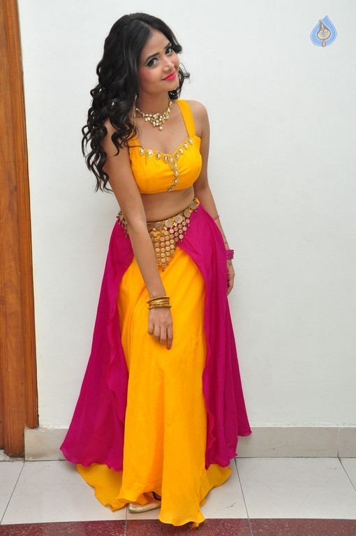 Shreya Vyas Photos - 6 / 32 photos
