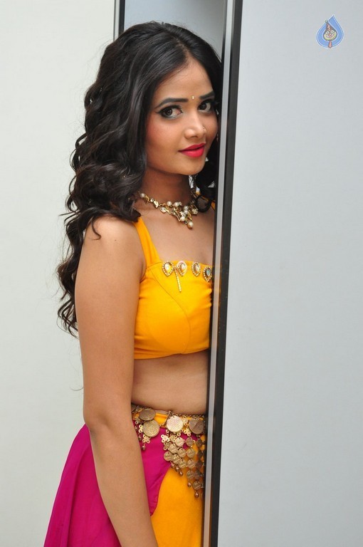 Shreya Vyas Photos - 24 / 32 photos