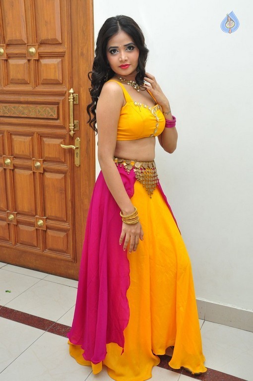 Shreya Vyas Photos - 27 / 32 photos