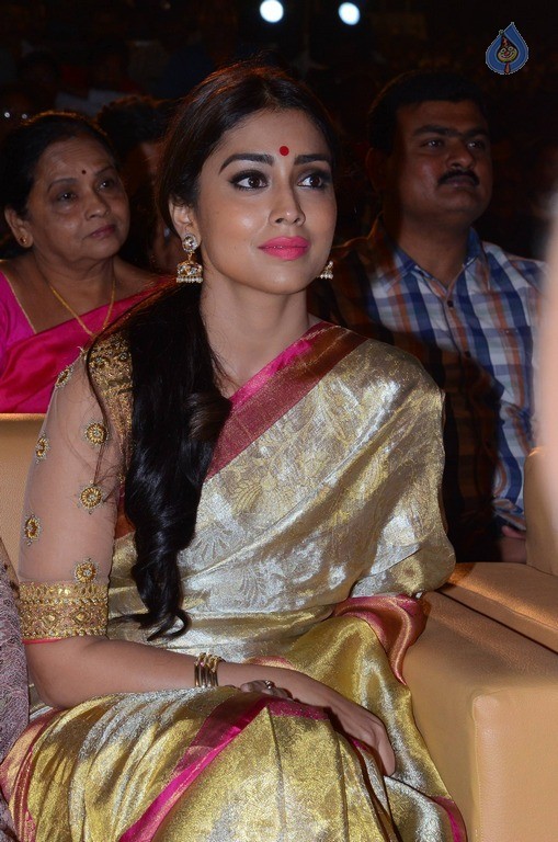 Shriya at Gautamiputra Satakarni Audio Launch - 13 / 36 photos