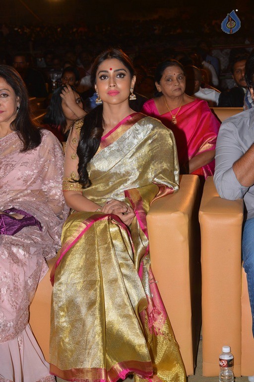 Shriya at Gautamiputra Satakarni Audio Launch - 21 / 36 photos