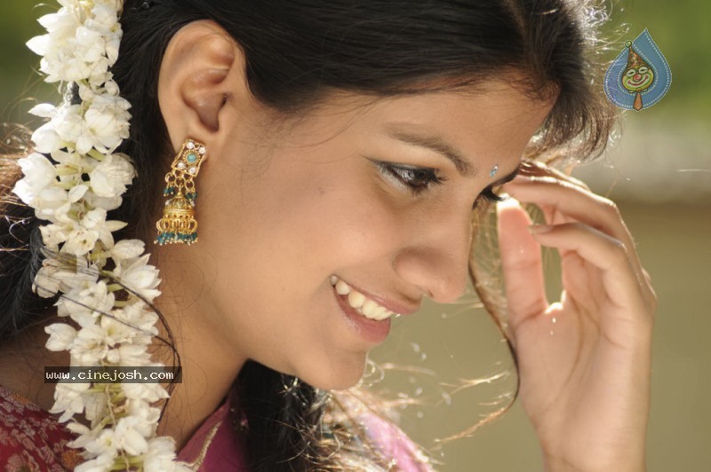 Shriya Dhanvanthri Gallery - 39 / 50 photos