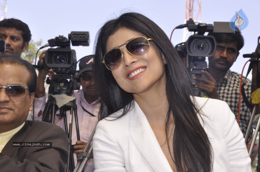 Shriya Latest Photos - 6 / 55 photos