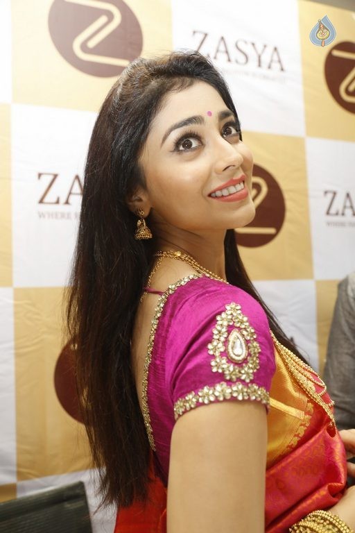 Shriya Latest Photos - 17 / 62 photos