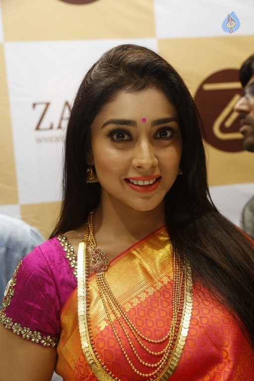 Shriya Latest Photos - 21 / 62 photos