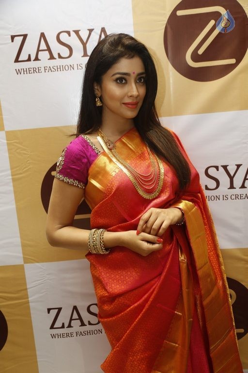 Shriya Latest Photos - 23 / 62 photos