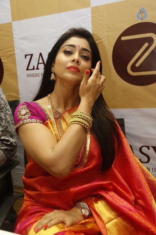 Shriya Latest Photos - 32 / 62 photos