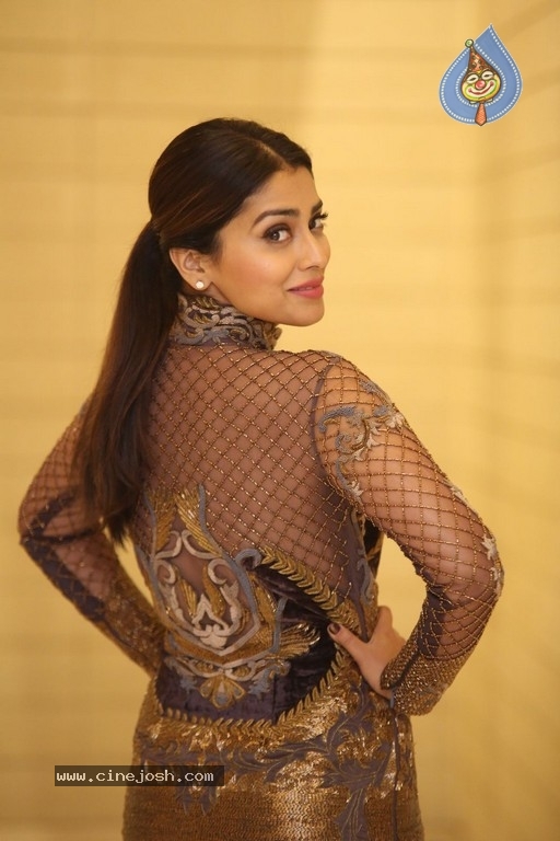 Shriya Saran Latest Photos - 2 / 15 photos