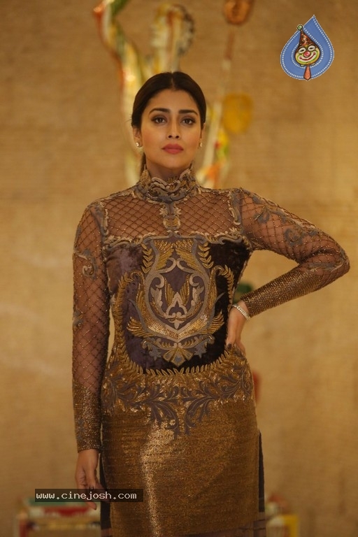 Shriya Saran Latest Photos - 10 / 15 photos