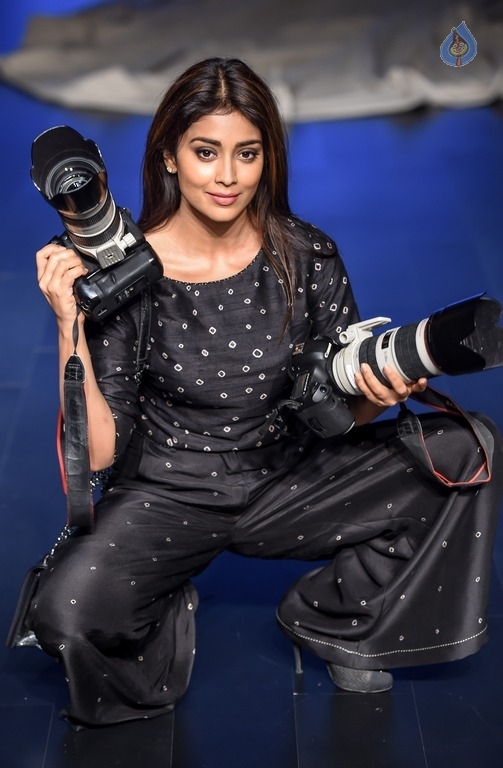 Shriya Saran Latest Photos - 20 / 21 photos