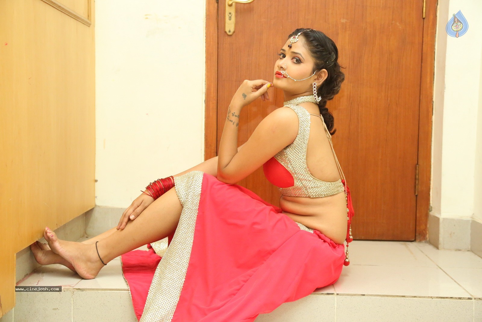 Shriya Vyas Hot Photos - 39 / 64 photos