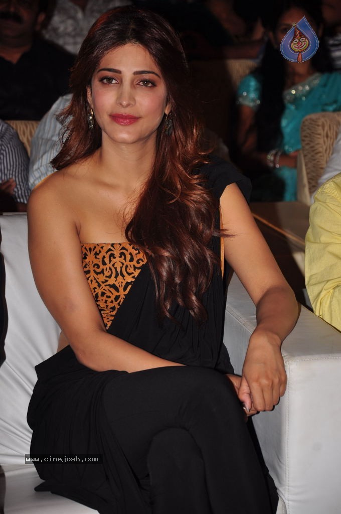 Shruthi Hassan New Photos - 41 / 83 photos