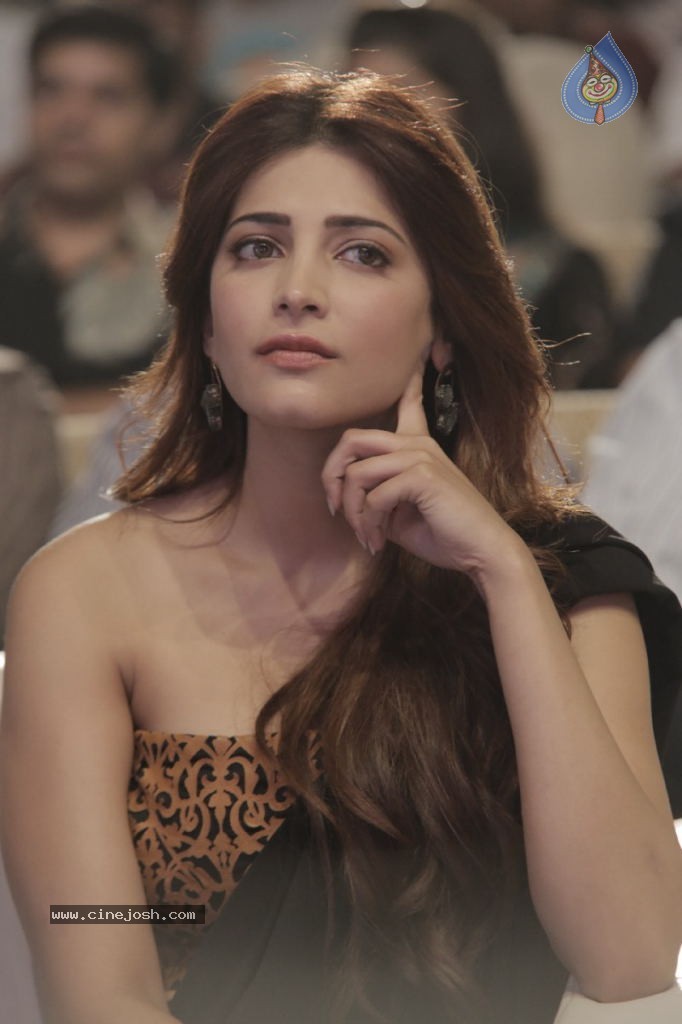 Shruthi Hassan New Photos - 51 / 83 photos