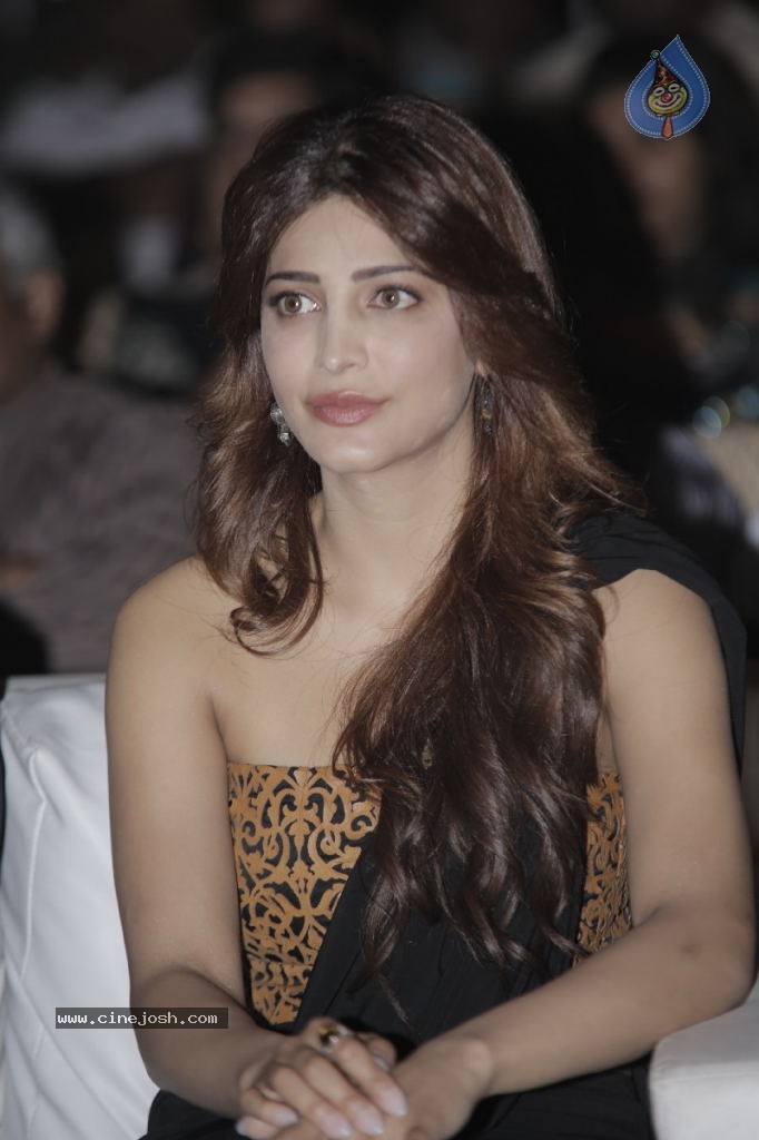 Shruthi Hassan New Photos - 55 / 83 photos