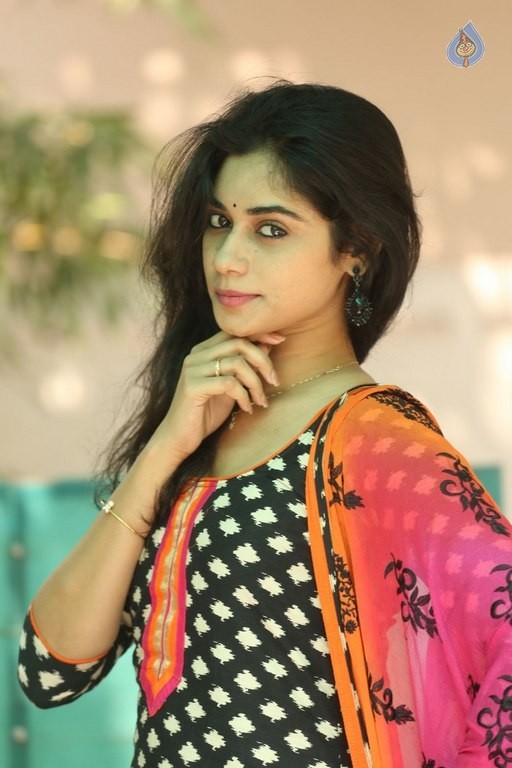 Shruthi Mol Latest Photos - 32 / 42 photos