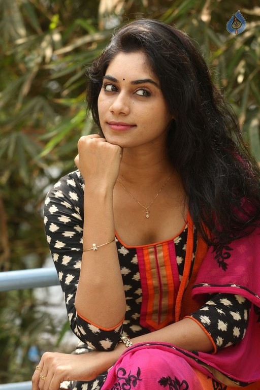 Shruthi Mol Latest Photos - 33 / 42 photos
