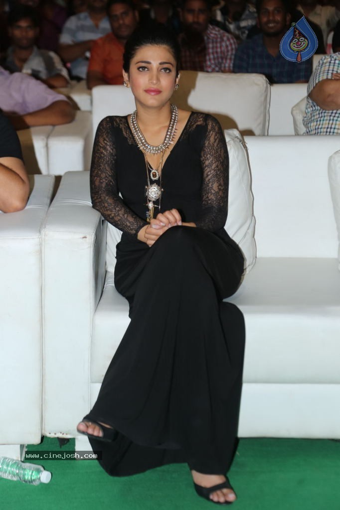 Shruti Haasan at Race Gurram Success Meet - 100 / 104 photos