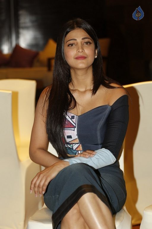 Shruti Haasan Latest Photos - 7 / 72 photos