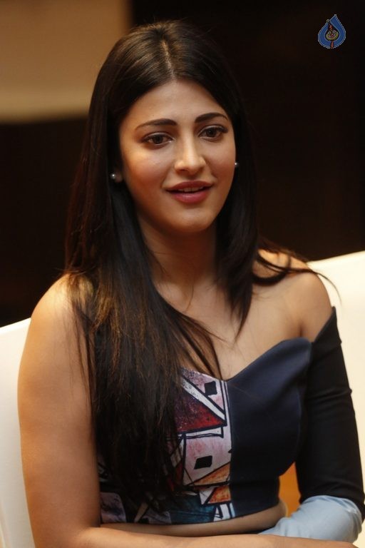 Shruti Haasan Latest Photos - 16 / 72 photos