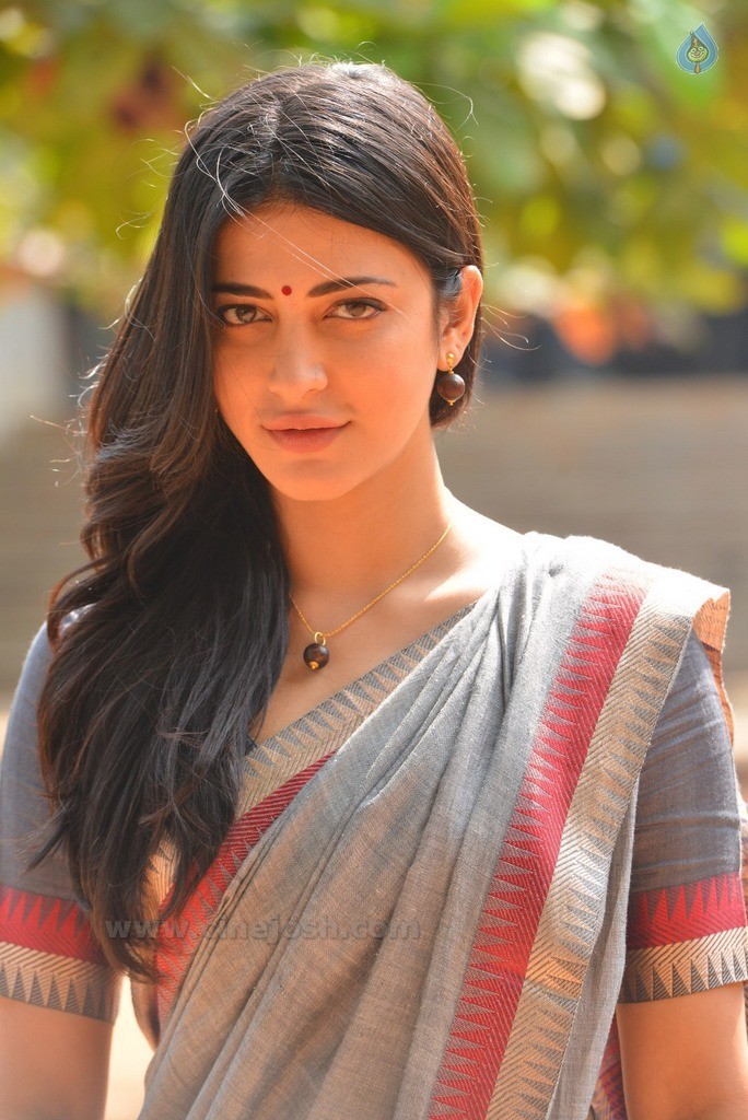 Shruti Haasan Latest Pics - 8 / 25 photos