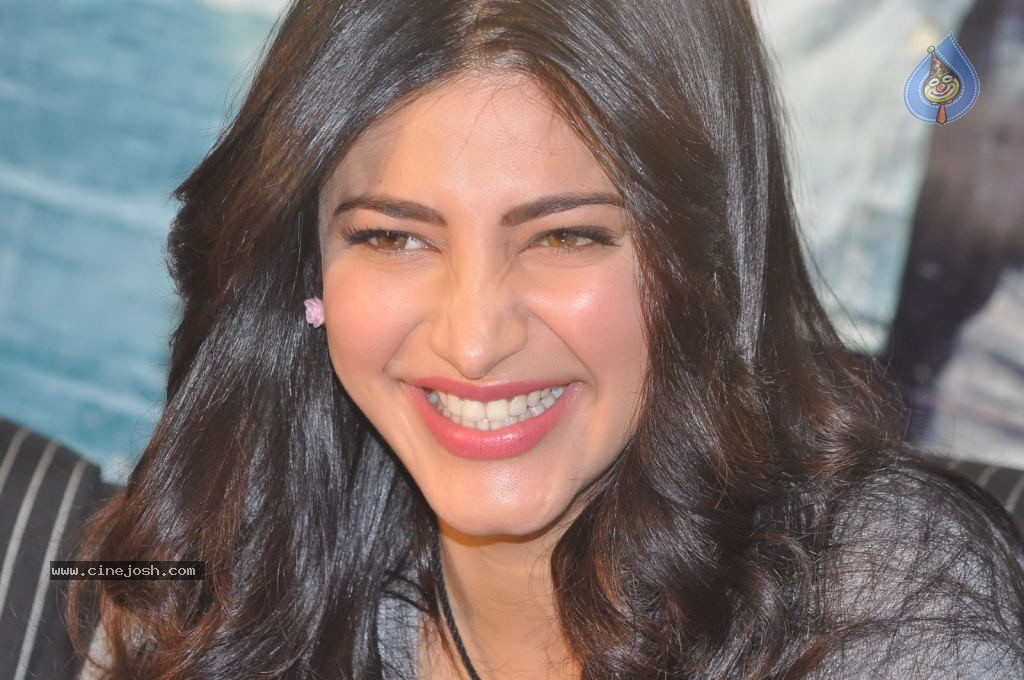 Shruti Haasan Latest Stills, shruti haasan,shruti haasan stills,shruti...