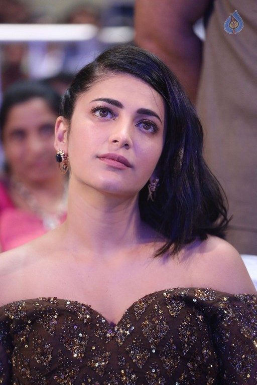 Shruti Haasan Photos - 1 / 53 photos