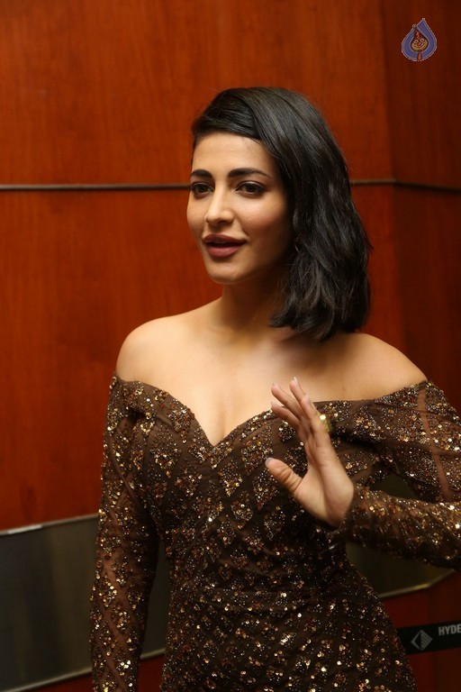 Shruti Haasan Photos - 8 / 53 photos