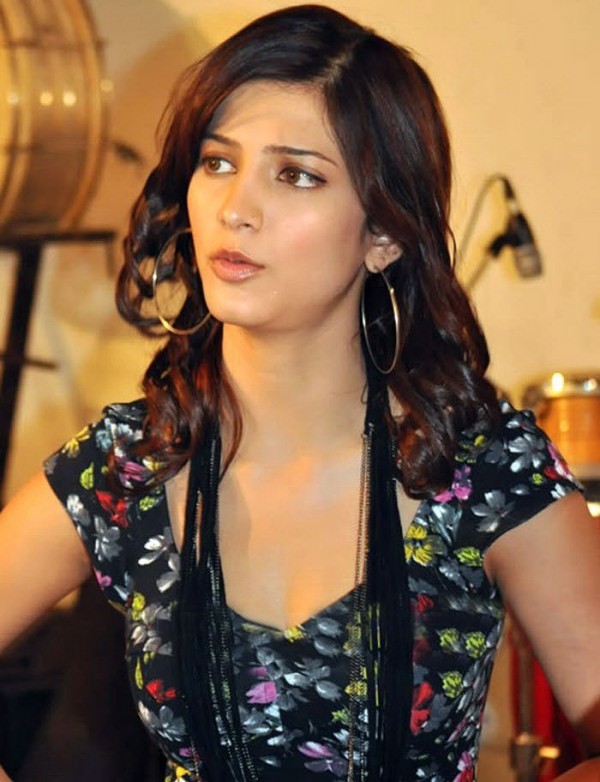 Shruti Hassan Gallery - 6 / 16 photos