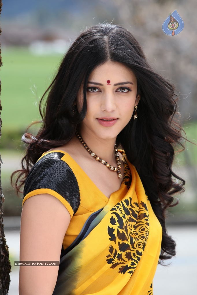 Shruti Hassan Latest Stills - 1 / 13 photos