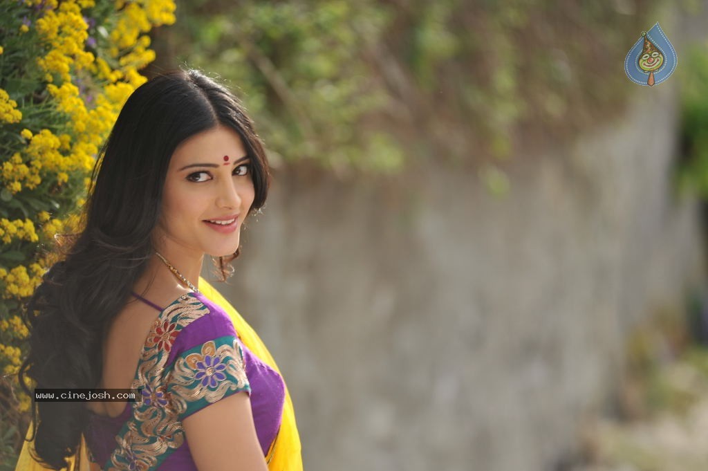 Shruti Hassan Latest Stills - 13 / 13 photos