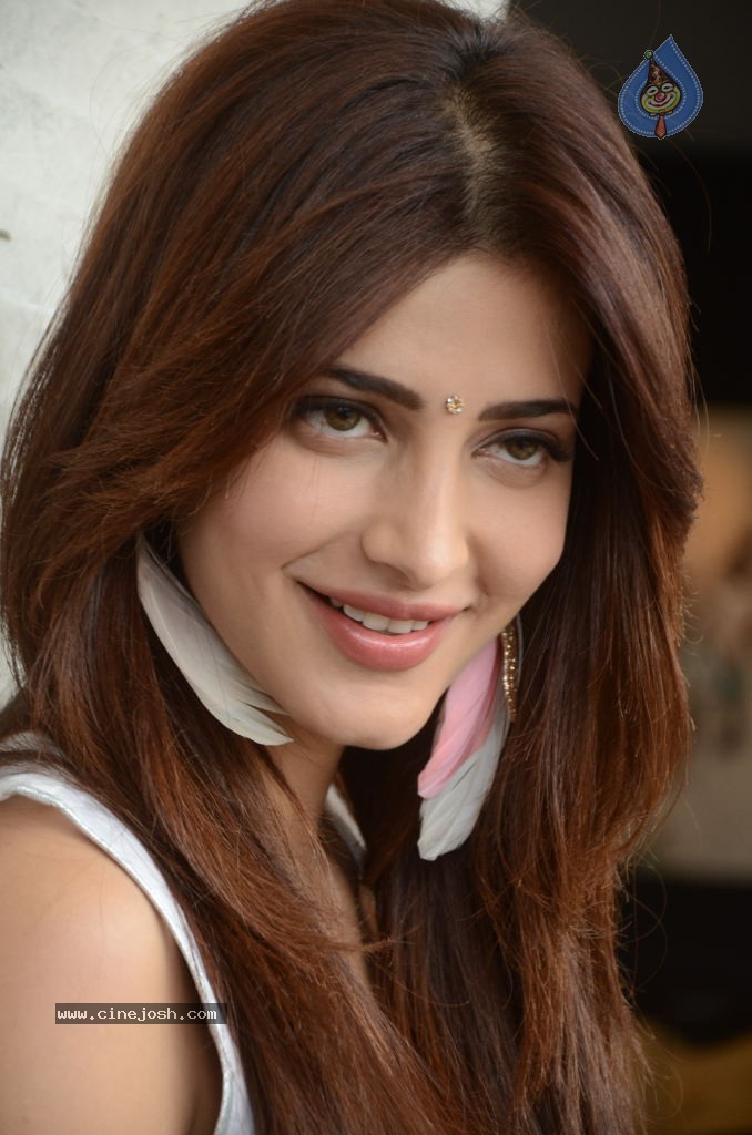 Shruti Hassan Latest Stills - 6 / 71 photos