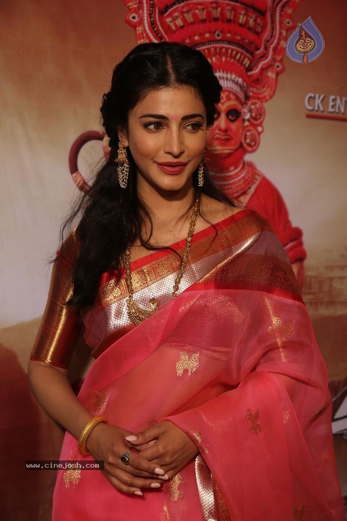 Shruti Hassan New Photos - 26 / 82 photos