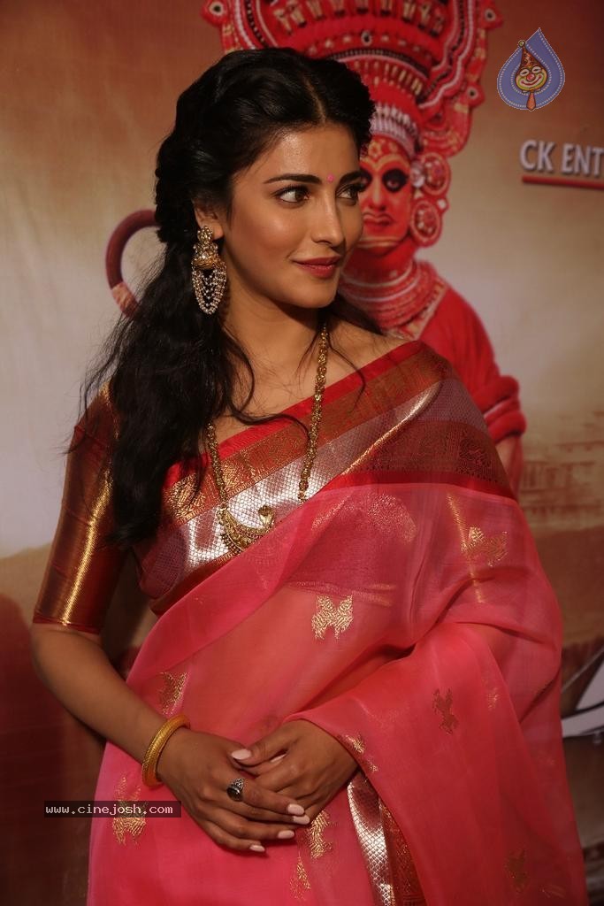 Shruti Hassan New Photos - 28 / 82 photos