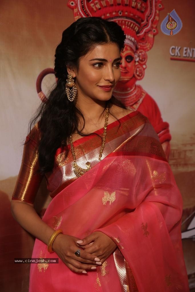Shruti Hassan New Photos - 45 / 82 photos