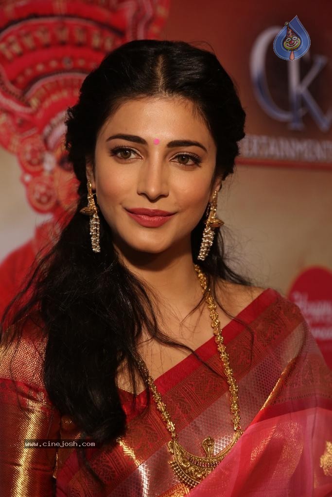 Shruti Hassan New Photos - 48 / 82 photos