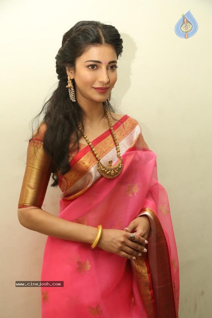 Shruti Hassan New Photos - 69 / 82 photos