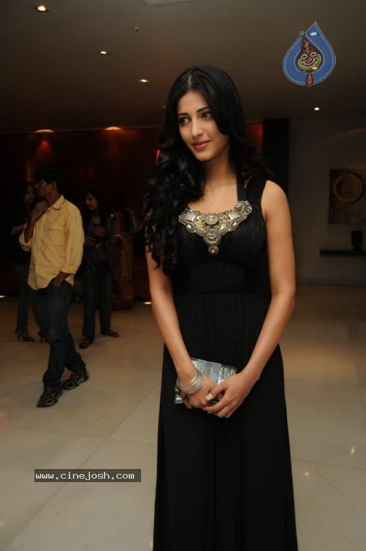 Shruti Hassan Stills - 10 / 60 photos