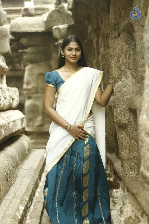 Shruti Reddy Latest Photos - 10 / 42 photos