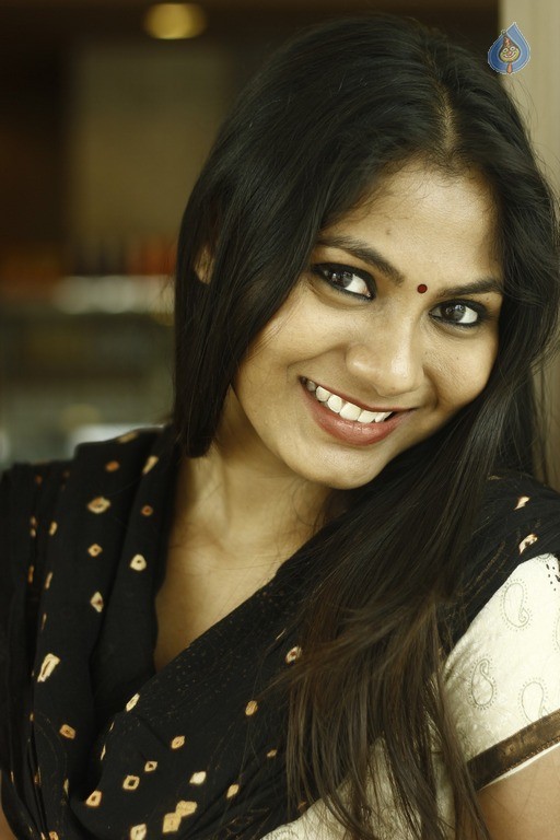 Shruti Reddy Latest Photos - 26 / 42 photos