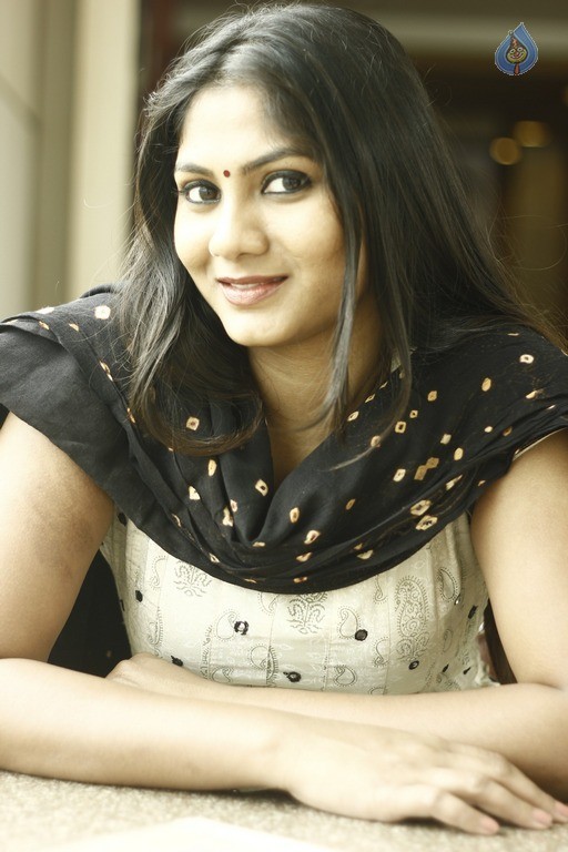 Shruti Reddy Latest Photos - 29 / 42 photos