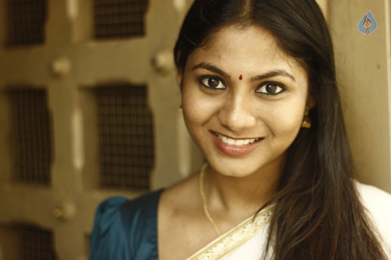 Shruti Reddy Latest Photos - 33 / 42 photos