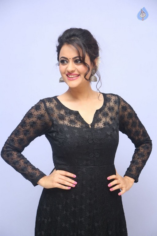 Shruti Sodhi New Gallery - 56 / 60 photos