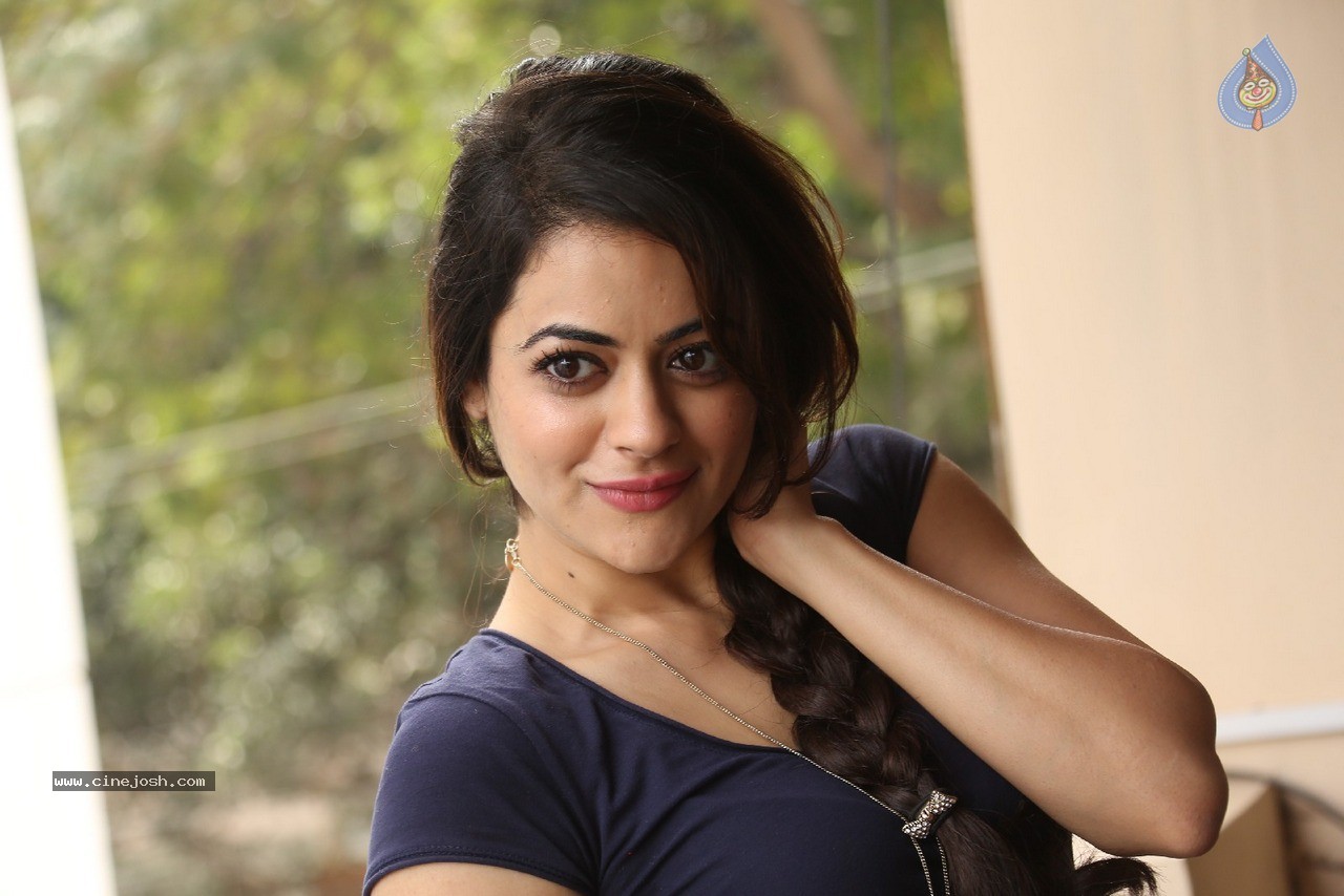 Shruti Sodhi New Stills - 33 / 90 photos