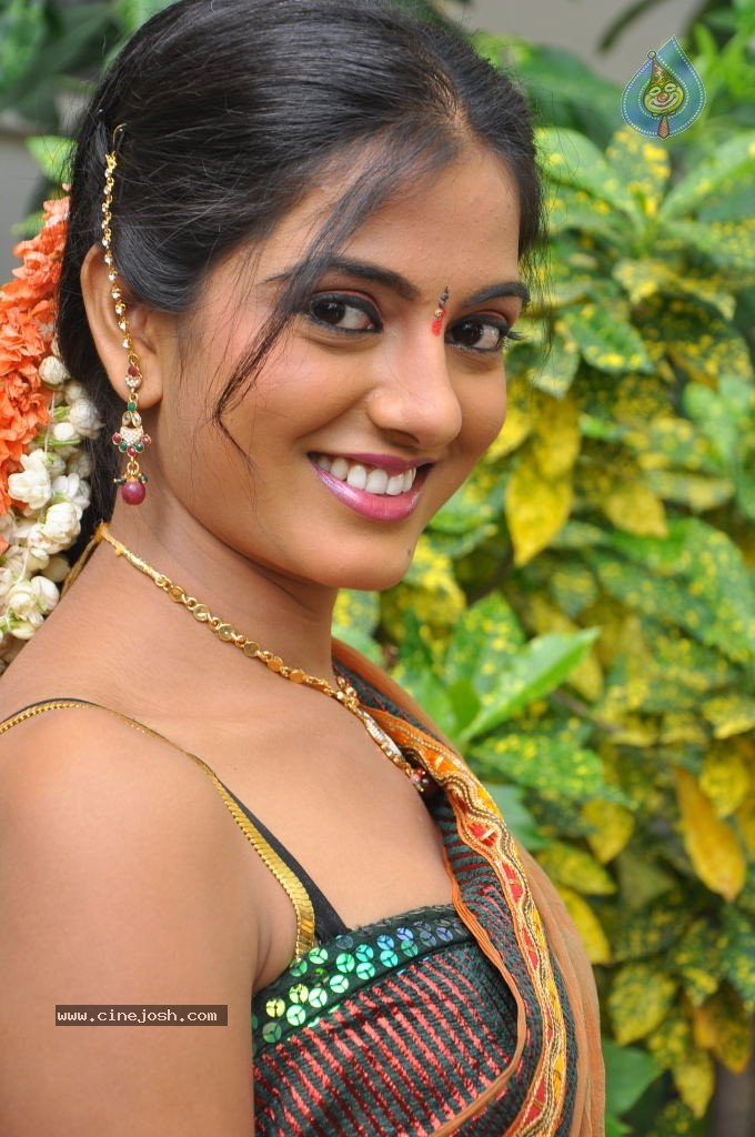 Shruti Stills - 2 / 46 photos