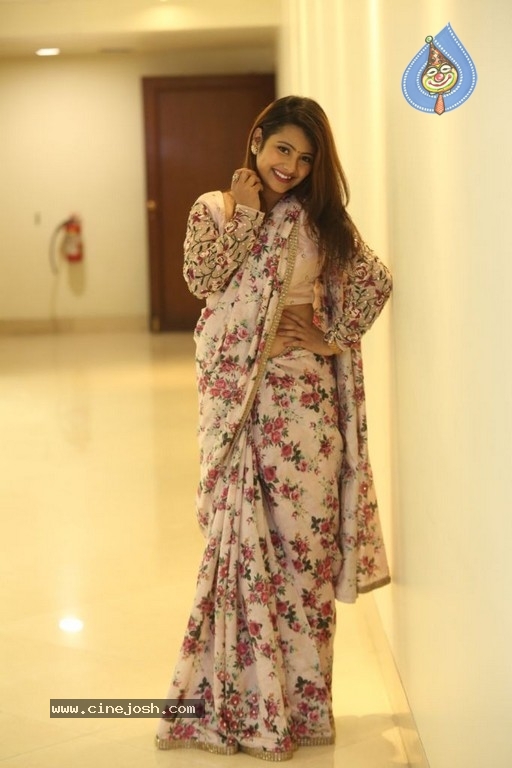 Shubhangi Pant New Photos - 29 / 37 photos