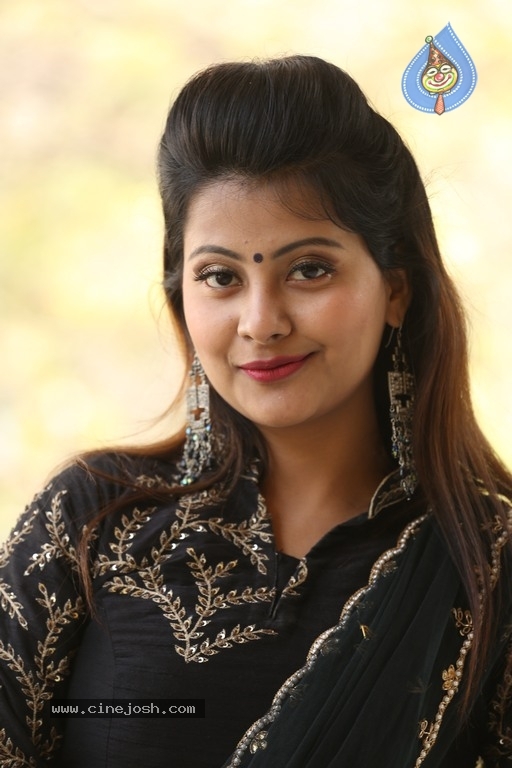 Shubhangi Pant Photos - 15 / 20 photos
