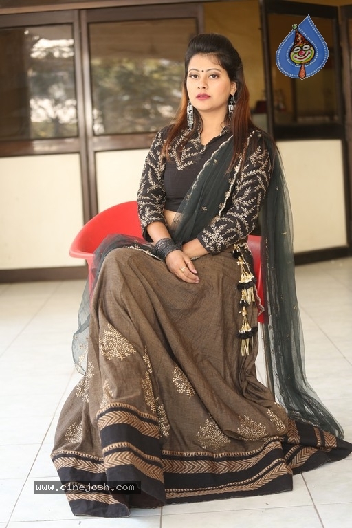 Shubhangi Pant Photos - 18 / 20 photos