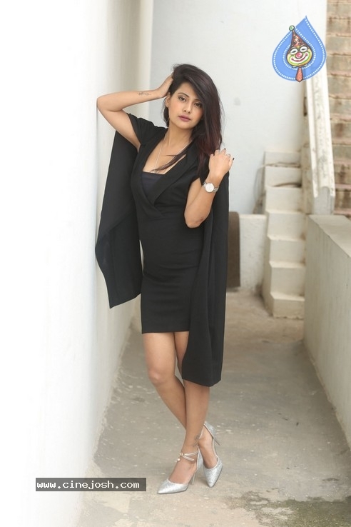 Shubhangi Pant Stills - 27 / 42 photos